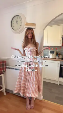 I was really 10 years old training to be a princess 😭🎀 #foryou #barbie #princess #pink #2000s 