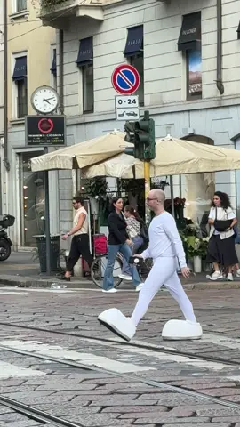 ✨ Coming soon in Milan ✨ Milan Fashion Week 🗓 September 23–29, 2025 Women’s Collections SS26 🌸 #mfw #ss26 