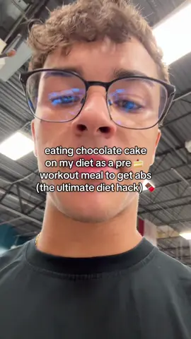 eating chocolate cake desert as pre workout meal its the ultimate diet hack cheat code