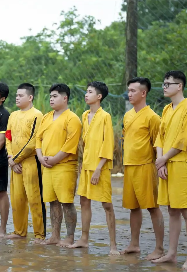 Điểm qua các gương mặt trong đội hình  CLB Thiền Viện Trúc Lâm  Thủ thành : ThichPuLim  Hậu Vệ : Thichlanhich , thichvacham  Tiền vệ : Thichvachenvau  Tiền đạo : Thichthehien.  HLV : MaoTrachLong #dnsteam #doibongtiulam #duyruoude #synzk 