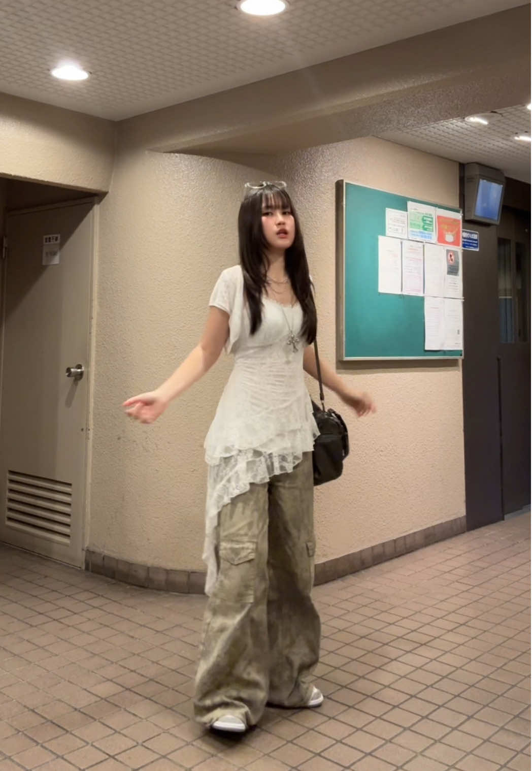 dress over jeans combo>>> 