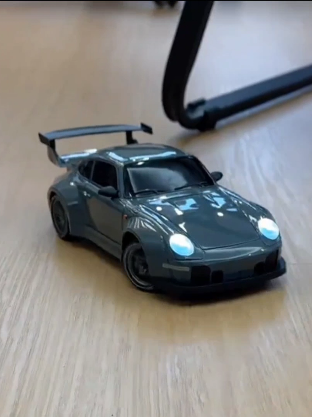 Có ae nào mê drift không 🤩 #xh #dochoi #xedieukhiendrift #xedieukhien #mevabe 