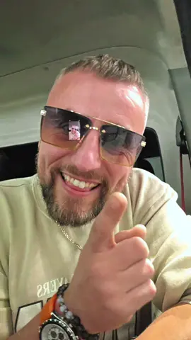 Twoje negatywne myśli to też afirmacje. 🤔🤯.  Zawsze mówiłeś sobie, że nie dasz rady? 🗣️ Zrozum, dlaczego te słowa miały taką moc i odkryj, jak to zmienić. ➡️✨ #viral #rozwójosobisty #motywacja #dc #inspiracja 