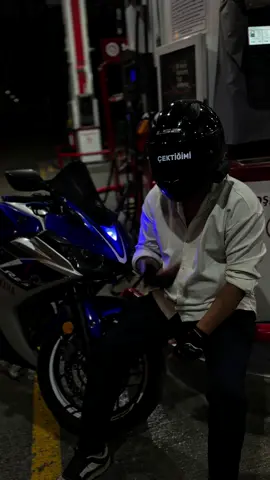 Nerde Naslı yaşıyorum birde  #motor #keşfet #yamaha #r25 #önceçıkar 