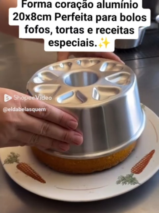 Forma Furo Decorada Coração  🔗 Link no primeiro comentário 😉  #achadinhododia #AchadinhoDaShopee #achadinhoimperdivel #formadebolo #formadebolodecorada 