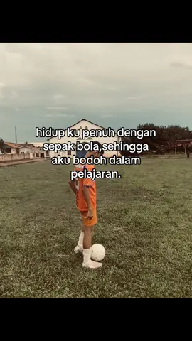 #katakatasepakbola #trendingg #fyp #pemainbola #lapanganbola #xybca #tiktokpelitfyp 