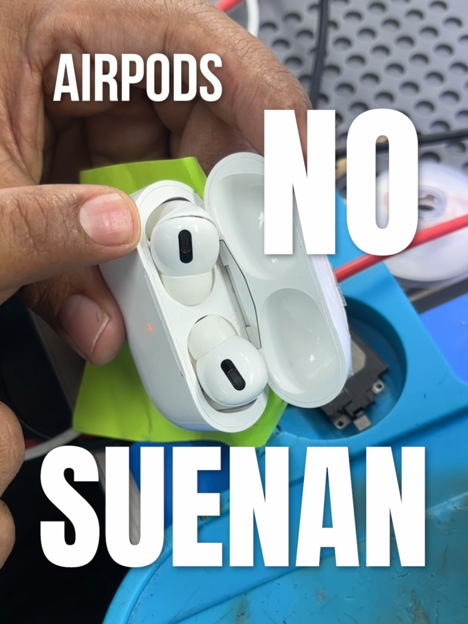 Hay muchas razones por las cuales un AirPod puede dejar de funcionar, aquí te dejamos la que nos tocó resolver. ⚡️ Si necesitas una reparación, no dudes en mandarnos mensaje. Somos los número 1 en reparación multimarca de México. . . . #techhouse #tecnologia #reparaciondecelulares #apple #airpods