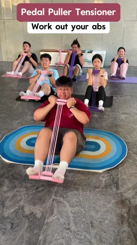 Let me introduce you to a great piece ofsports equipment -this latest foot-pedalresistance band. lt is detachable andadjustable, and when used withaccessories,it can turn one exercisedevice into three fitness tools. lt's verypractical and more than enough for yourdaily workouts.c c c#pulley #Fitness#exercise #homeworkout #pedal 