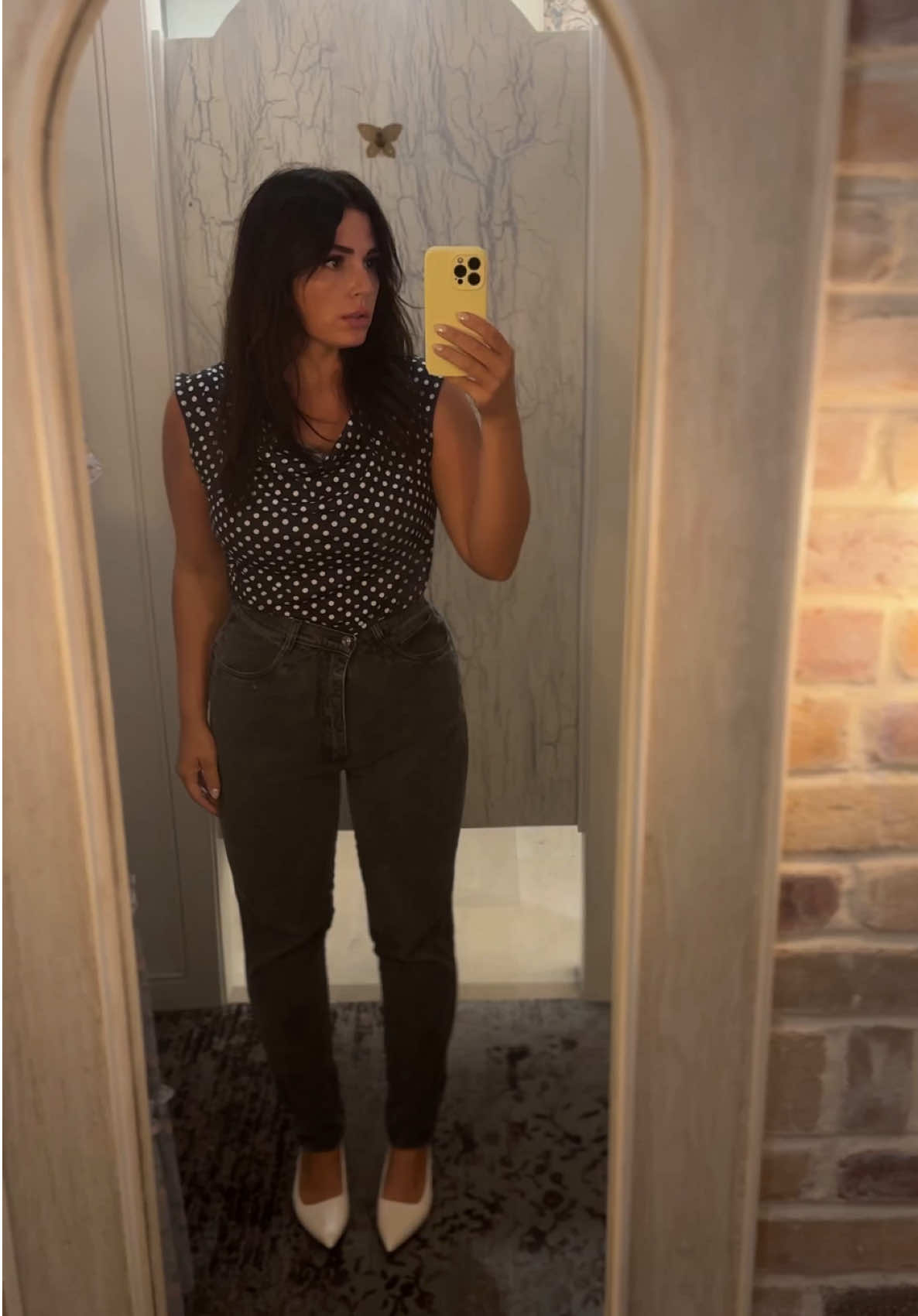 Every body is beautiful, but every body is DIFFERENT, so why do we all try to dress the same? The song is satire (obviously haha) #bodytype #bodyshape #bodystyle #bodypositivity #bodyneutrality      