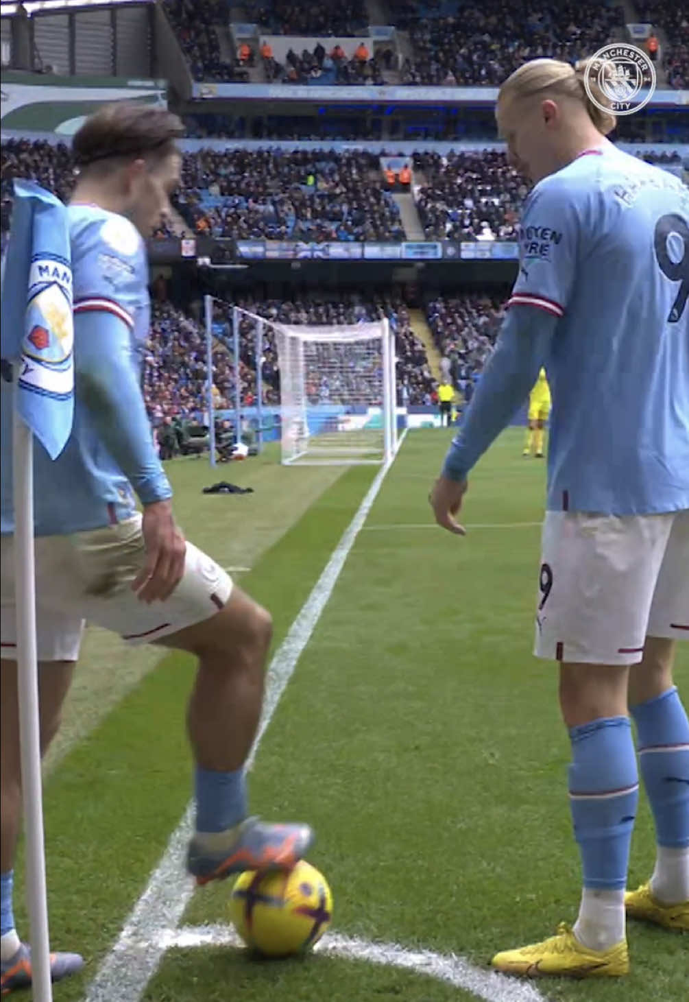 Haaland 🤝 Grealish ⏳😅 #ErlingHaaland #JackGrealish #ManCity #PremierLeague #Football 