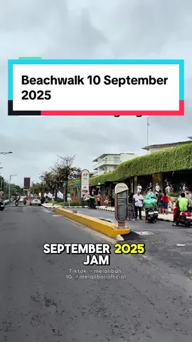 Biasanya padat kendaraan dan seringnya macet, tapi tanggal 10 September 2025 jam 16:45 WITA Jl. Pantai Kuta di sekitar Beachwalk terpantau lengang, hanya beberapa kendaraan saja yang melintas di jalan itu. 