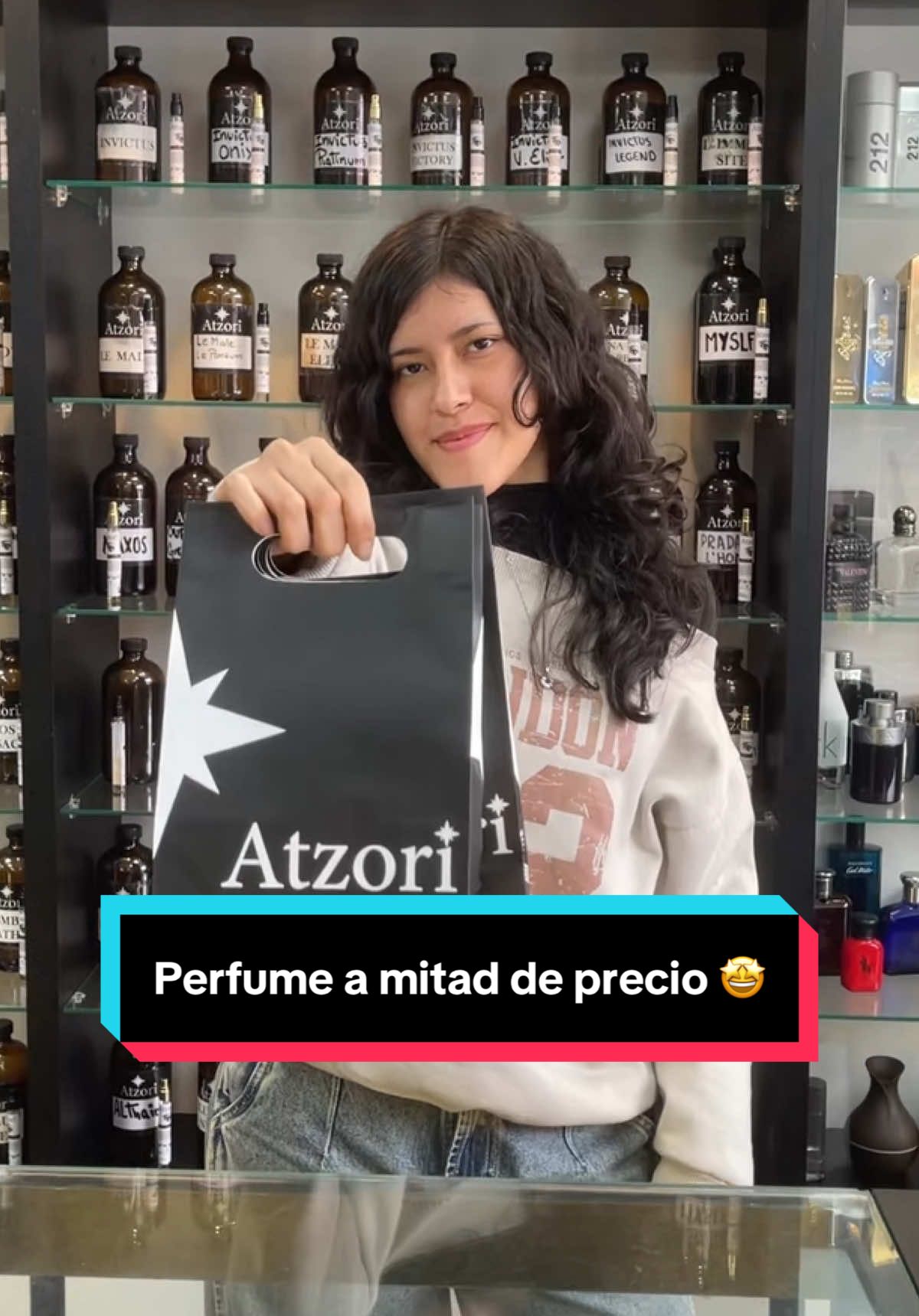 Hoy llévate el tercer perfume a mitad de precio, en la fragancia que tú quieras y recuerda que puedes pedirlo en cualquier fragancia 🤩 #perfumetiktok #tiendadeperfumes #tendencia #peru🇵🇪 #perfumes 