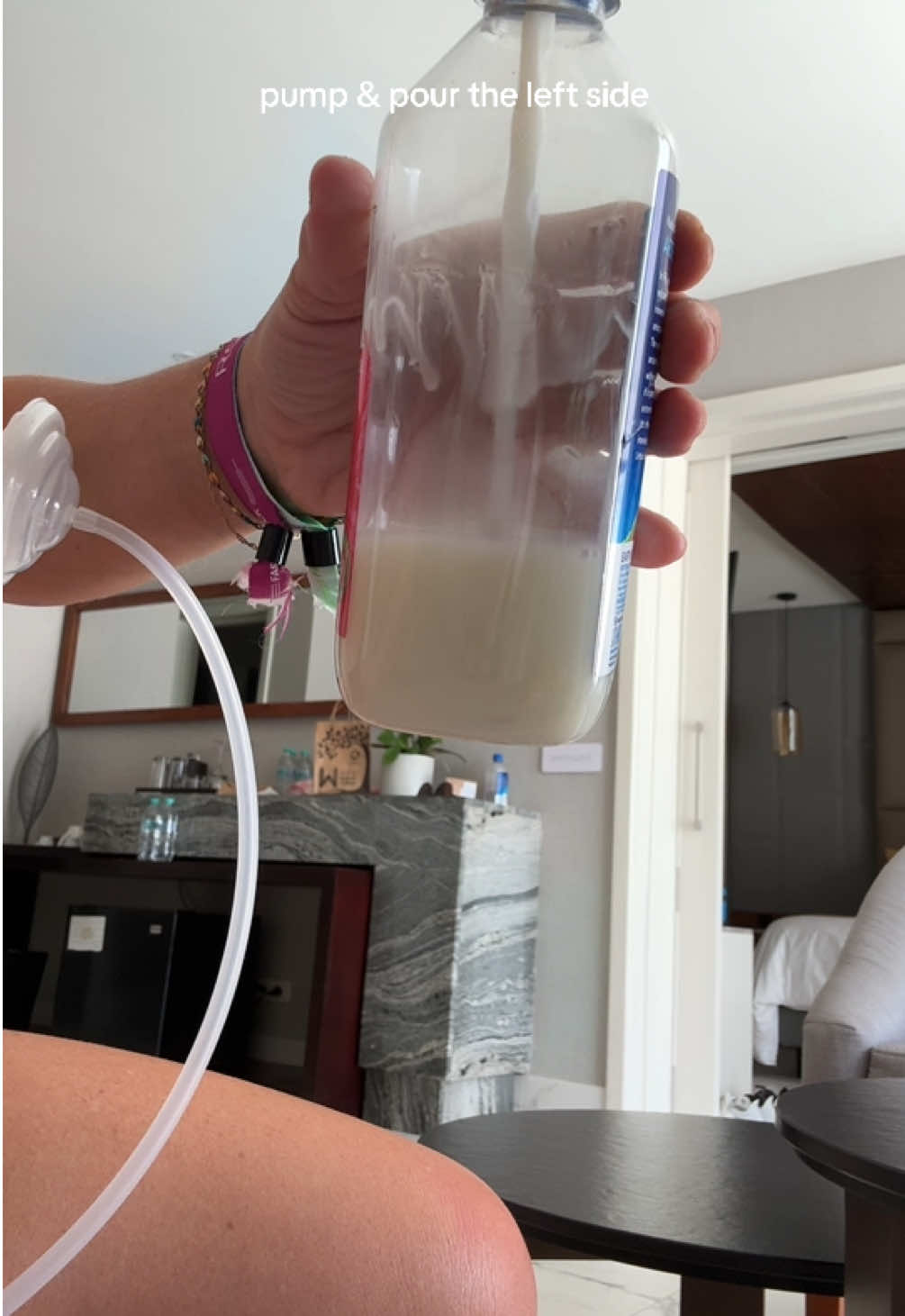 pumping & dumping 🥹 bittersweet #exclusivepumper #pumpingmoms #pumpingmilk #breastfeeding #exclusivelypumping 