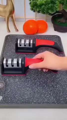 Confira Kit 2 Amolador Afiador de Facas em aço Inox com 3 Afiadores potentes com 45% de desconto! #faca #amolador #cozinha #casa 