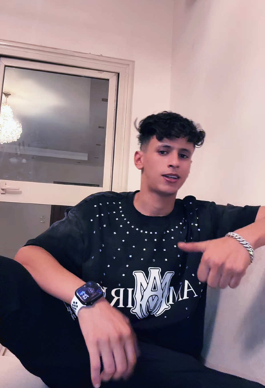 انا اسمي دولار 💸💲انت اسمك اي 😂