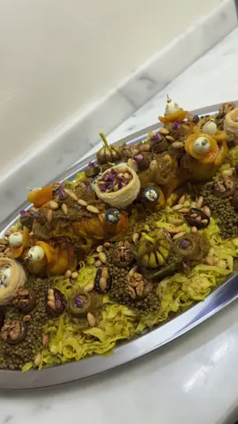 Rfissa prestige ✨😋 من الدار للطابلة… رفيسة كتجمع بين الأصالة والذوق الرفيع. متوفرة لجميع مناسباتكم باش نزينو لحظاتكم بأحلى نكهات✨ . . 📌 Commandes personnalisées  📞 +212 705-079025 📍Settat . . . #rfissa #رفيسة_المغربية #الطبخ_المغربي #المغرب🇲🇦 #settat ⁩