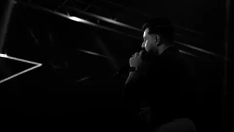 انـي ادعي ربي ما تظل گدامي 💔! #نبيل_الأديب #الأغنية_الجديدة #ترند #viral #explore  نبيل الاديب 