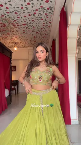 Instantly fell in love with the blouse detailing🤌🦚 #fashiontips #outfitinspo #blouseandskirt #trendalert  #creatorsearchinsights 