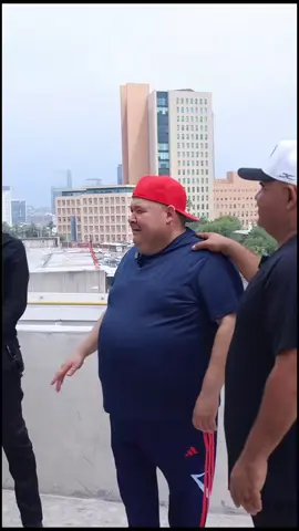 se la rifa más el Chuy Lizarraga que el Coyote 