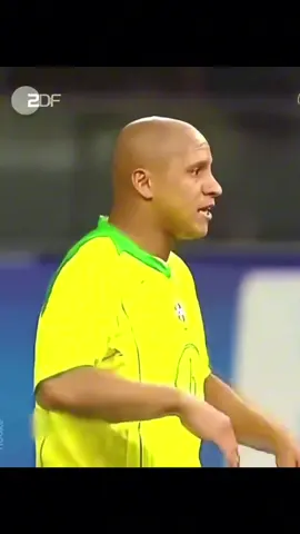 Ronaldinho's techniques 🇧🇷 #ronaldinho #football #futebol #fyp 