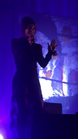 Our US tour starts next week! We’ve been at home after our EU / UK run for a short break, resting up and recharging to make this US leg extra special for you all. We’re almost ready.  If you haven’t gotten tickets yet, now is the time. There are only a few tickets left in Montreal, QC; Jersey City, NJ; and Carrboro, NC.  Don’t forget to arrive early to catch our friend TORRES. See you soon. Xoxo Sharon Van Etten & The Attachment Theory Video by Tom Ham Tickets available at the link in bio. #sve #SharonVanEtten #LiveMusic #NewMusic #OnTour 