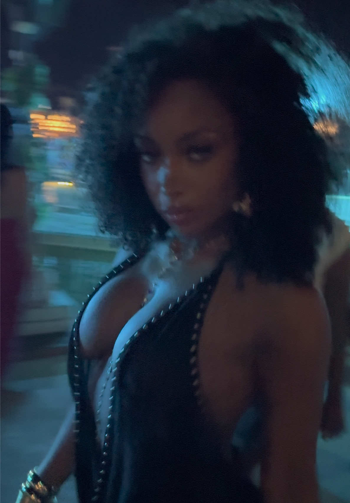 On my way to a gyro🤭 #greece #nightlife #OOTD #style 