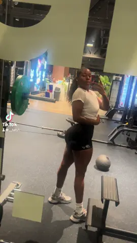 Just a gym rat w a good pump after glute day 