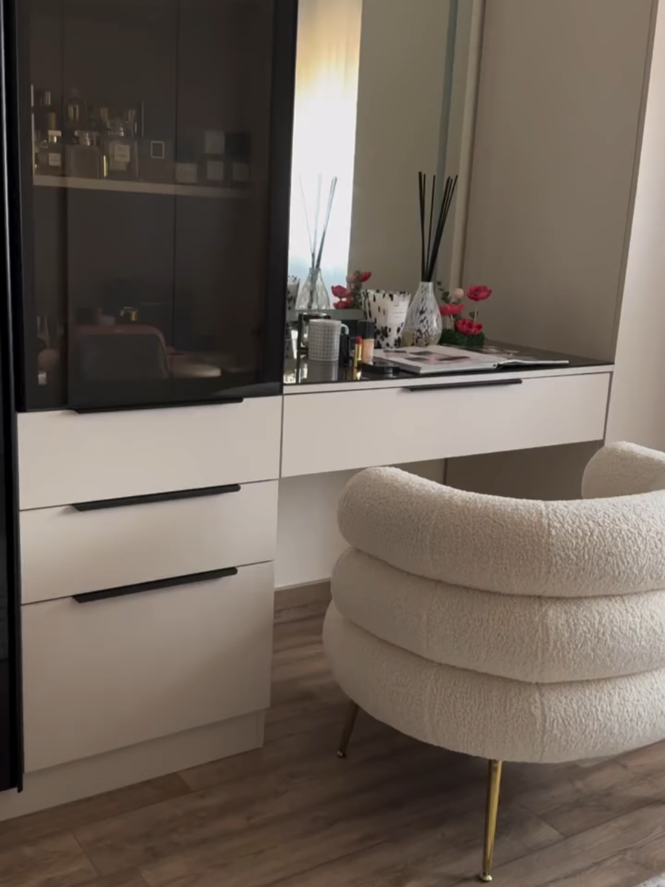 #غرف #غرفة_نوم #تسريحه_غرف_نوم #تسريحه #غرف_غرفة_نوم_غرف_نوم_غرفتي_غرفه_الهبه_غرف_حديثة_غرفتي_الجديده_غرفتي غرف_غرفة_نوم_غرف_نوم_غرفتي_غرفه_الهبه_غرف_حديثة_غرفتي_الجديده_غرفتي_قبل_وبعد_غرفة_غرفه_نوم_غرفتي_الانيقة_غرفه_غرفة_نوم_سرير_سراير_تأثيث_موديل_تفصيل_غرف_نوم_أثاث_تسريحه_كلاسيك_غرفتي_غرفه_الهبه_غرفتي_الجديده_غرفة_نوم_خزائن_مبتكرة_دولاب_ملابس_دولاب_خزانه_دواليب_تخزين_دواليب_دالوب_درج_ملابس_كنب_كنبات_مجالس_ستاير_ستاره_ستاير_امريكي_ستاير_امريكي_كنبات_صاله_كنب_تفصيل_حسب_الطلب_لأي_صوره_تختارونها_اختيارات_متكاملة_لألوان_تفصيل_حسب_الطلب_لأي_صوره_تختارونها_اختيارات_متكاملة_لألوان_غرف_نوم_الهبه_دواليب_غرف_نوم_ملابس_غرف_نوم_الهبه_اضافات_اكسبلور