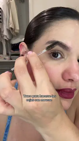 Idea si tus cejas suelen ser muy transparente Color Médium Brown  #maybelline #eyebrows #eyebrowtutorial #superfluffeyebrowmousse 