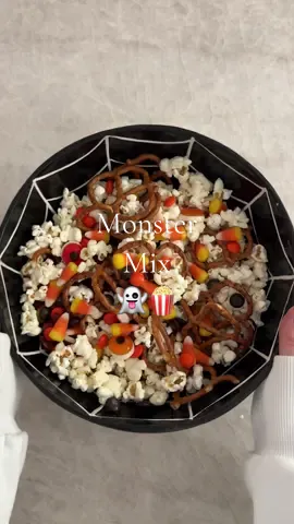 Let’s make some Halloween monster mix 👻🍿🕷️🎃 #halloween #spookyseason #asmr #snackideas #chompspartner @Chomps 