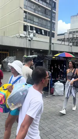 #fyp #parati #viral yo creo q no es venezuelano😂😂😂para parece mas venezuelano q la arepa 😂😂😂 Un corazon para mis amores de Venezuela ❤️❤️🫶🏼