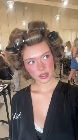 forgot to finish this at the salon 💇🏼‍♀️ 