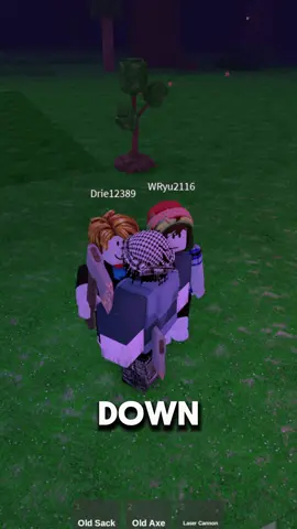 Carrying NOOBS in 99 Nights In The Forest  #roblox #99nightsintheforest #robloxgames #robloxfyp 