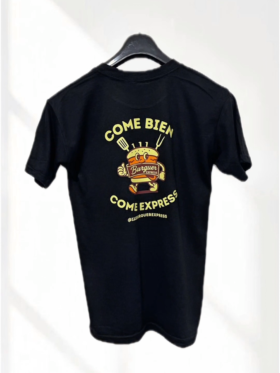 ¿Tienes una idea genial en la cabeza? ¡Nosotros la ponemos en tu franela! ✅️👕 Nos encontramos en la Av. Andrés Bello, Qta. Simita. Piso 1. A (20mt. antes de la estación de servicio Maripérez), Caracas.📍 Contamos con delivery en toda Caracas y envíos nacionales. 🏍🚚 Contáctanos para mayor información.👇🏻 📲+58 412-8020119 Capote Prints, plasmando emociones. 🎨💫 #CapotePrints  #franelasestampadas #dtf #franelaspersonalizadas #franelaspersonalizadascaracas 