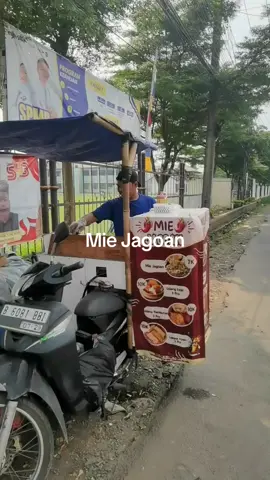 Mie Jagoan, gacoan versi umkm larisin rasa bole diaduu... #miegacoan  #jajanantiktok  #makanan #streetfood 