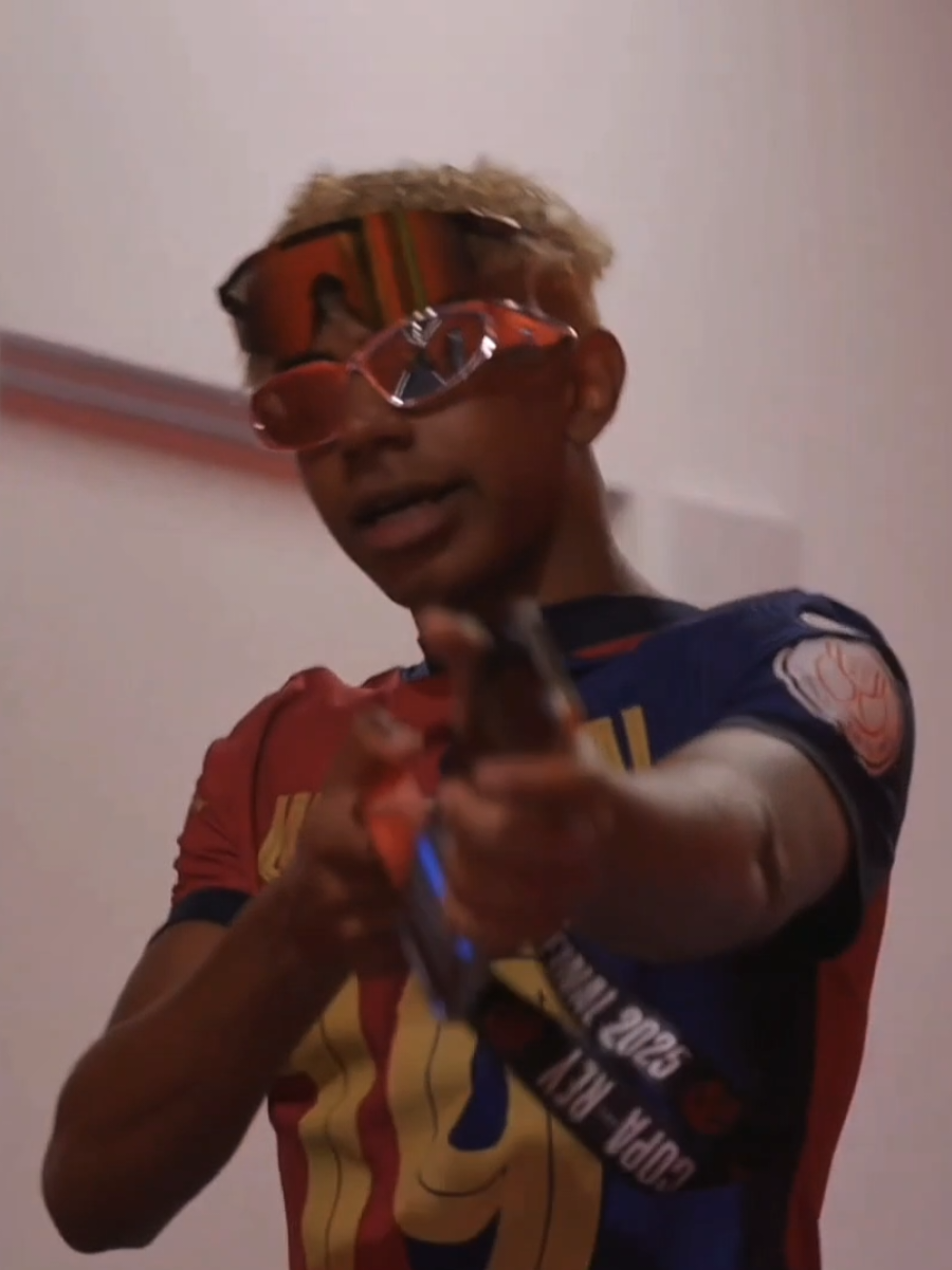 300K tan rápido? 🙂‍↕️ #lamineyamal #barcelona #baile #dancer #foryoupage 