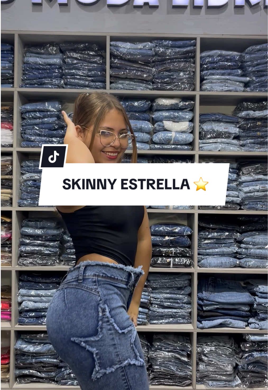 ⭐️ SKINNY ESTRELLA ⭐️ 5 colores disponibles: azul, celeste, hielo, plomo y plateado 😱 solicita catálogo al WhatsApp 941 835 090 📱📩 SOMOS FABRICANTES 🇵🇪 . . #fyp #paratiiiiiiiiiiiiiiiiiiiiiiiiiiiiiii #viral #jeans #gamarra 