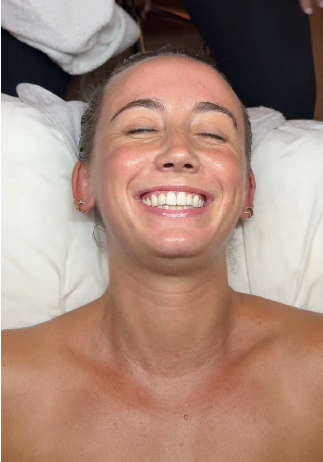 Facial walkthrough on this gorgeous gal 😍 #facials #facial #relaxingvideos #facialasmr #relaxing 