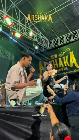 Senyummu yang menggoda imanku @cantika_nuswantoro @arjunaug18 #bahteramahligaicinta #cantikanuswantoro #rendraarjun #newarshakaindonesia #newarshaka 