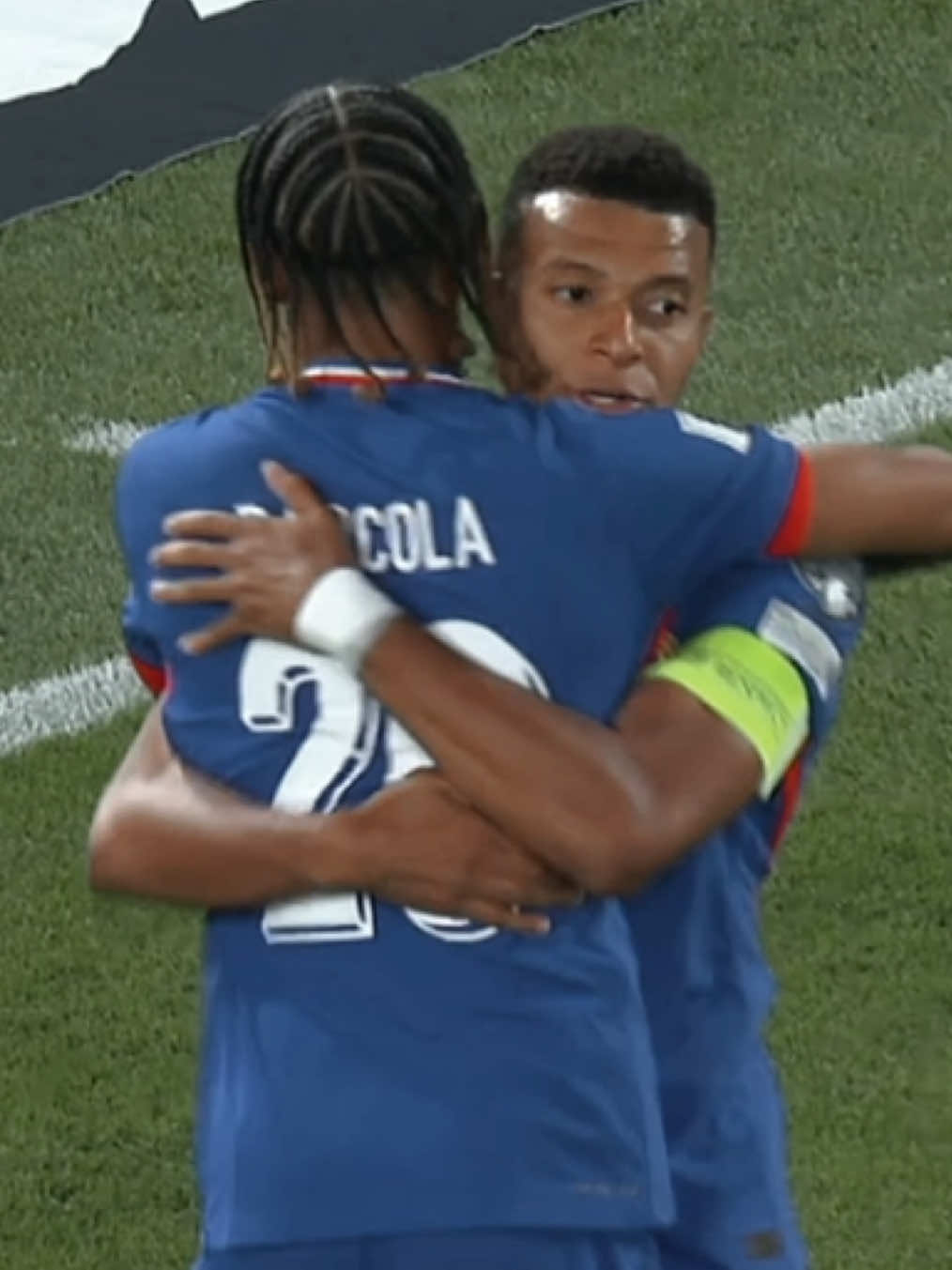 Teamwork 🤝 🇫🇷 #EquipeDeFrance #SportsTikTok #Mbappe #Tchouameni #Barcola 