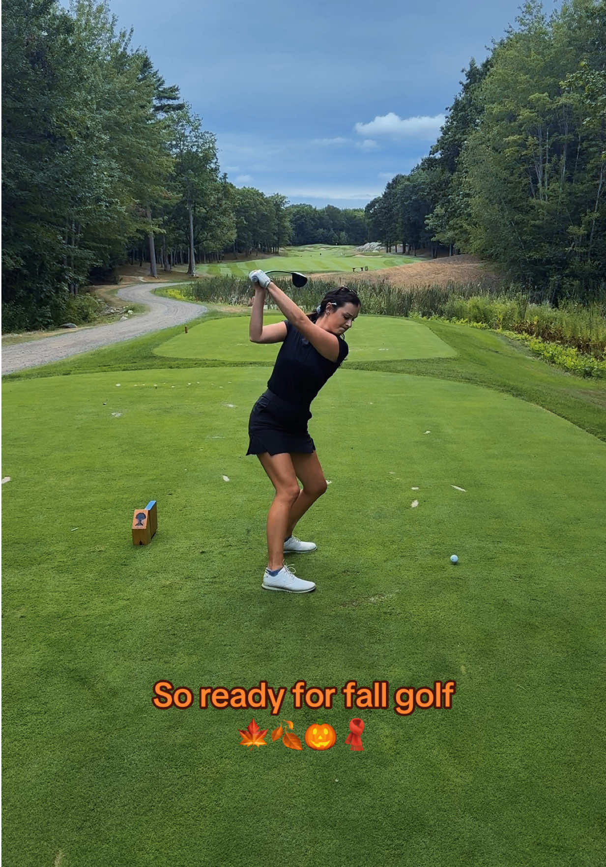 My favorite golf season 🍂 #fall #golf #fallgolf #golfgirl 