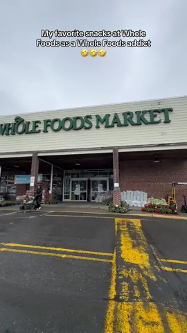 TOP WHOLE FOOD SNACKS AS SOMEONE WHO GOES EVERY DAY #wholefoods #wholefoodsmarket #healthysnacks #figpartner #obsession 