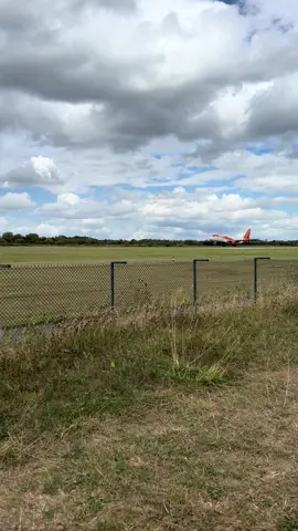 EasyJet 🍊 taking off from Manchester #planespotting #aviation #fyp #easyjet #liftoff 