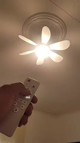 Refresque qualquer ambiente de forma prática e sem esforço! ❄️✨ O ventilador de teto portátil é leve, fácil de instalar e garante aquele ventinho gostoso onde você precisar. #ventiladordeteto 