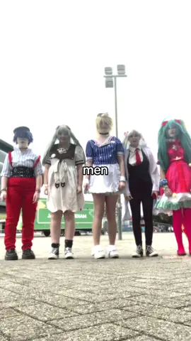 #cosplay ok so basically all of us are queer #epiccomiccon #lenkagamine #hatsunemiku #angelalibraryofruina 