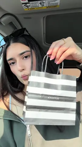 Eeeek so exciting!!❤️ @sephora @rhode skin #rhodeskin #sephorahaul #fallmakeup #makeuphaul #backtoschoolhaul 