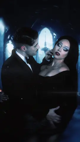 Você e quem nesse Halloween? #morticiaaddams #halloweenmakeup #halloweencostume #gomezaddams 