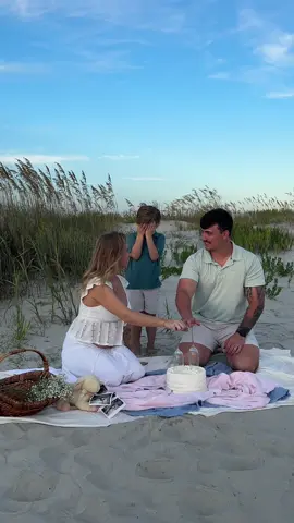 Baby #2 is a…. 🩷💙 #genderreveal #bigbrother #boyorgirl #cakegenderreveal #cakereveal #babytok #baby2026 