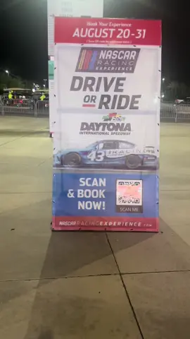 Come with me to my first nascar race!!!! 10/10 experience, I went solo and had a blast👽👽👽 #nascar #nascartiktok #fyp #daytona500  #daytonabeach 