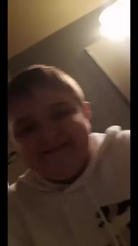 to the slow ass mfs who aint gonna get it, thats me in the first video 4 years ago lmfao